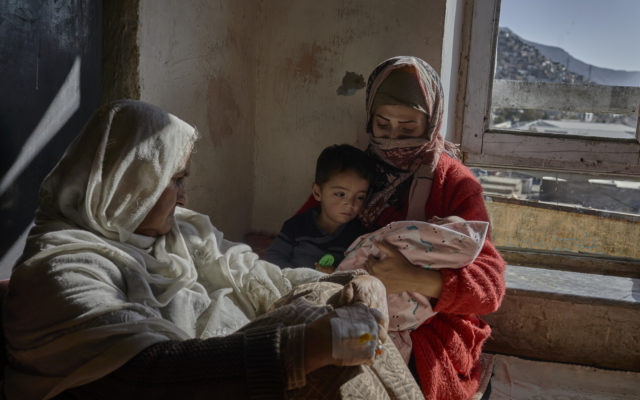 Discover how you can help the Afghanistan refugees and displaced people with UK for UNHCR.